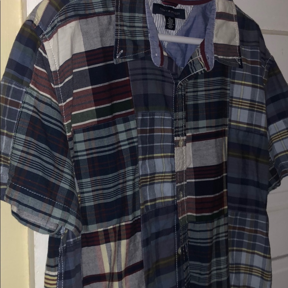 Tommy Hilfiger men’s button up collared shirt